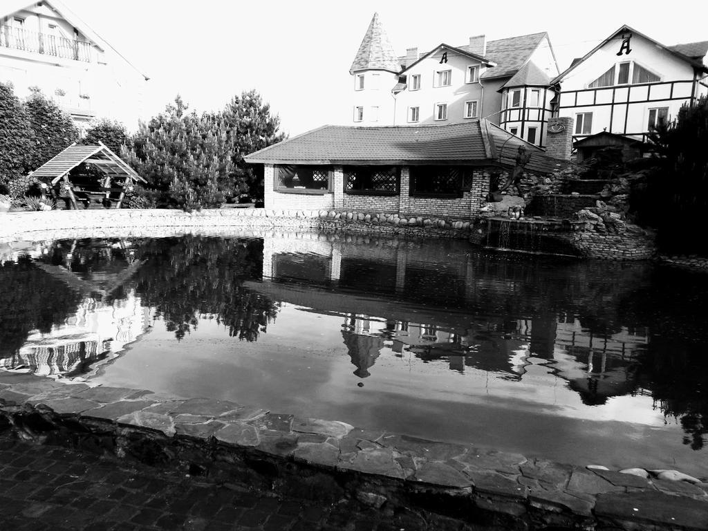 Aivengo Hotel Kolodenka Exterior photo